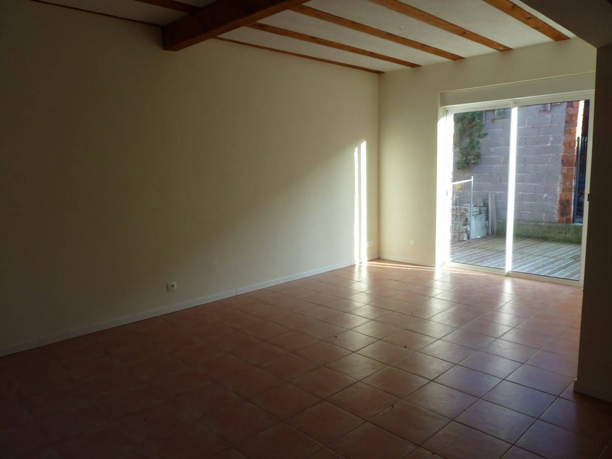 Maison avec grande terrasse