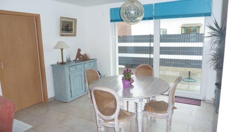 Maison rénovée Scheibenhard Village Centre du village avec terrasse, jardin, cour et double garage.