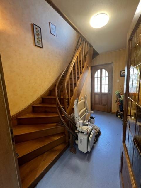 Maison avec jardin, garage, terrasse et parking