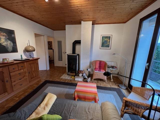 Séjour meublé dans le chalet à vendre