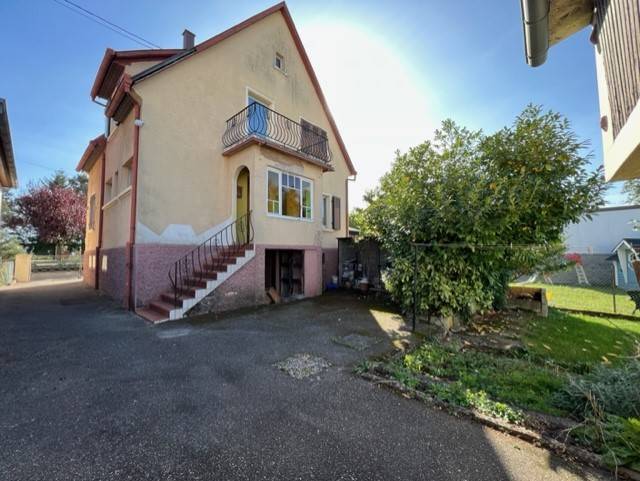 Maison avec cour, jardin et garage en vente à Soufflenheim